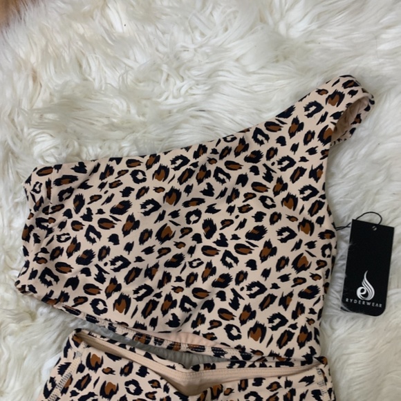 Ryderwear cheetah print gym set - Picture 2 of 3